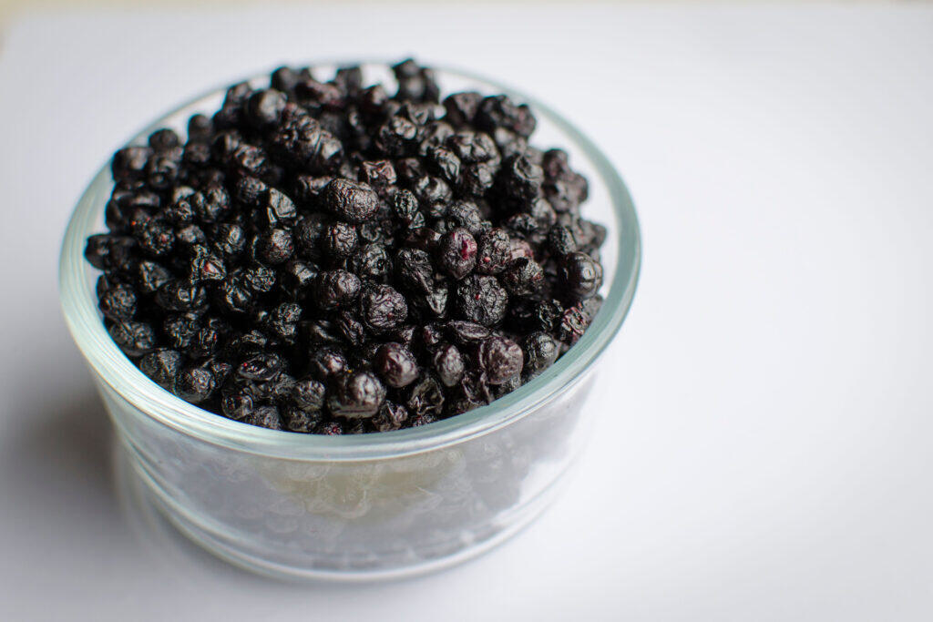 dry blueberry whole crunchy blaubeeren trocken VALIO.de