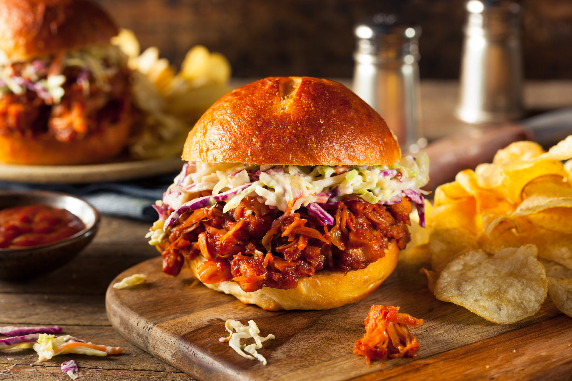 Veganes Pulled Jackfruit BBQ Sandwich