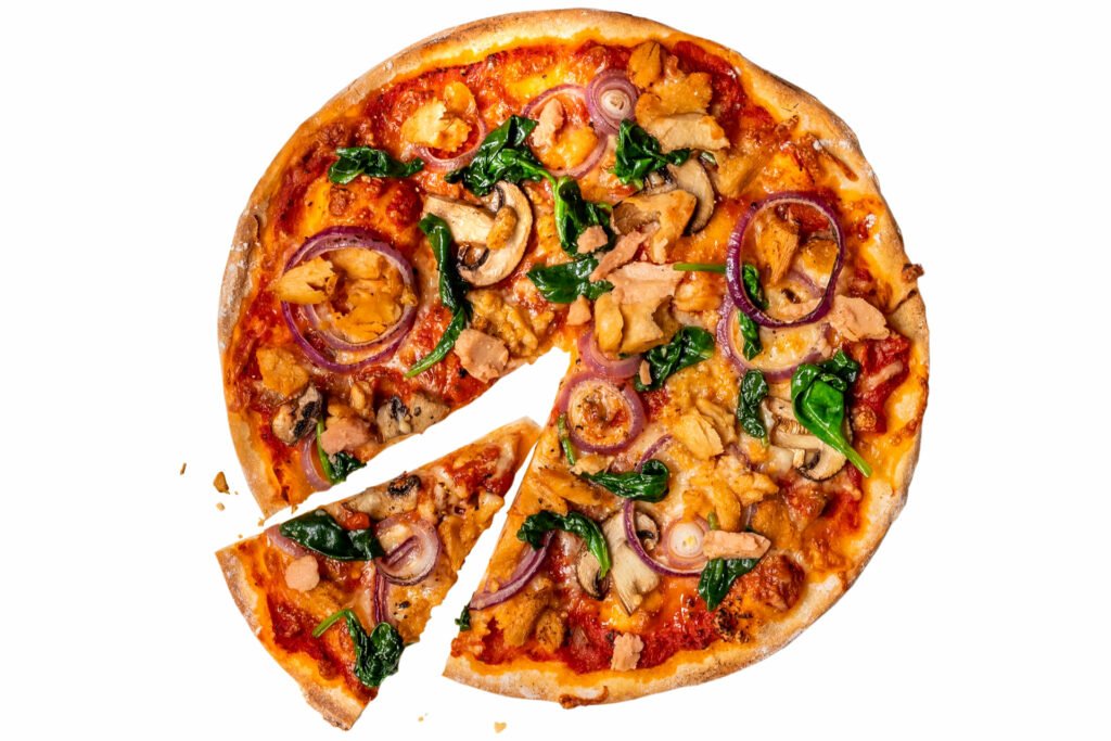 Pizza veganer Thunfisch und veganes Hähnchen