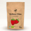 Kleine Farm gefriergetrocknete Erdbeerchips in brauner Verpackung mit Mango-Illustration.